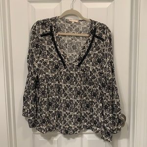 Black and white patterned Anthropologie top, size M